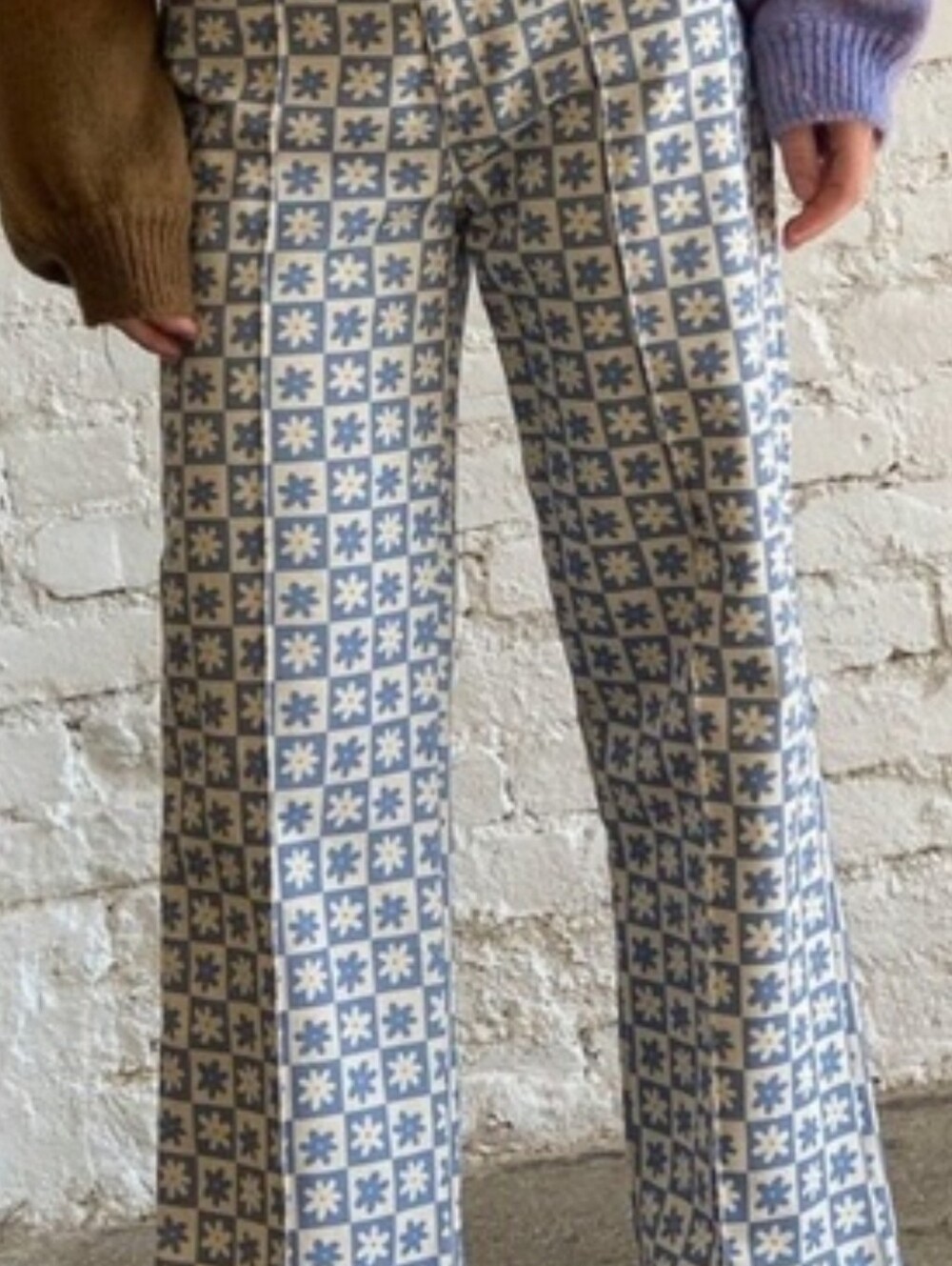 "Lisa says Gah".Roby Daisy Jean. Blue and white jeans.high waist